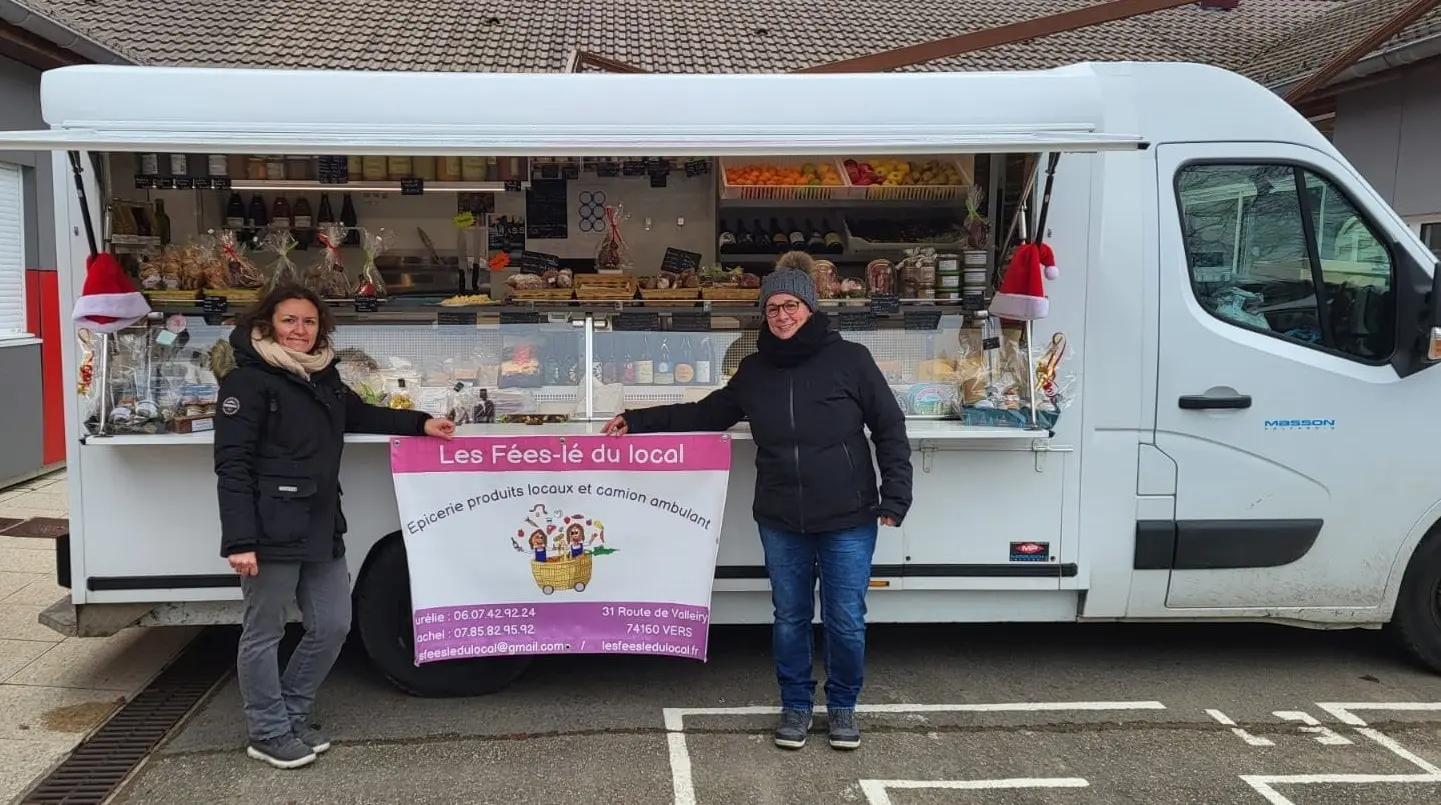 camion épicerie Les fées-lé du local